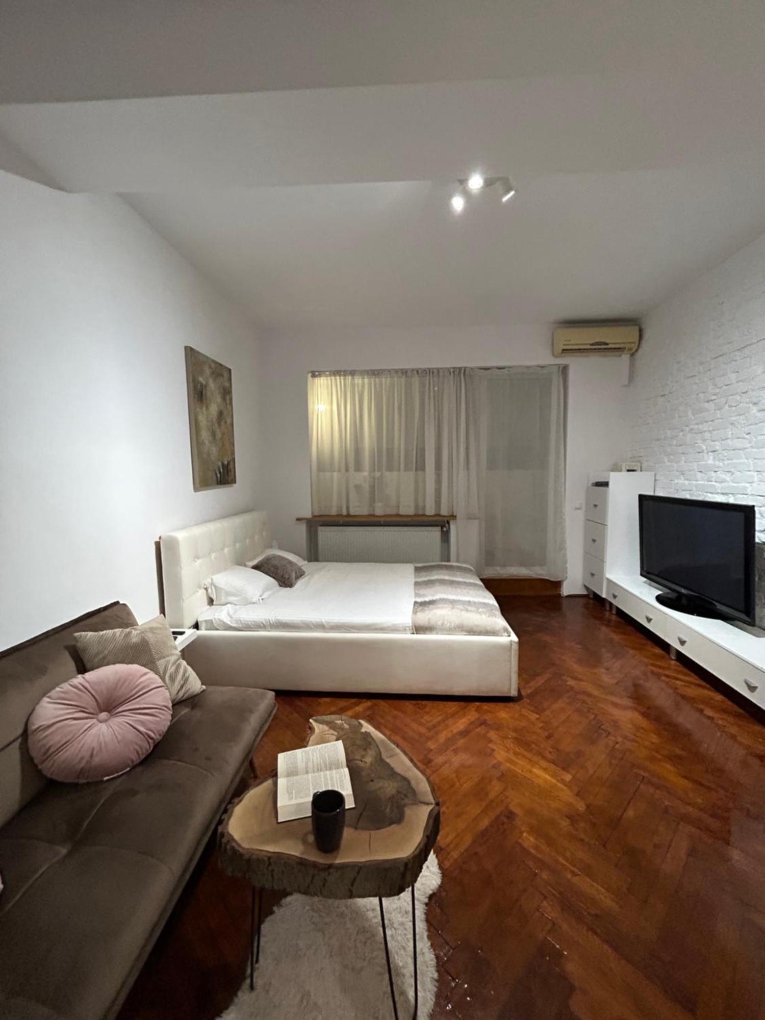 Cozy Wood Themed Sky Bar Free Minibar Apartment *